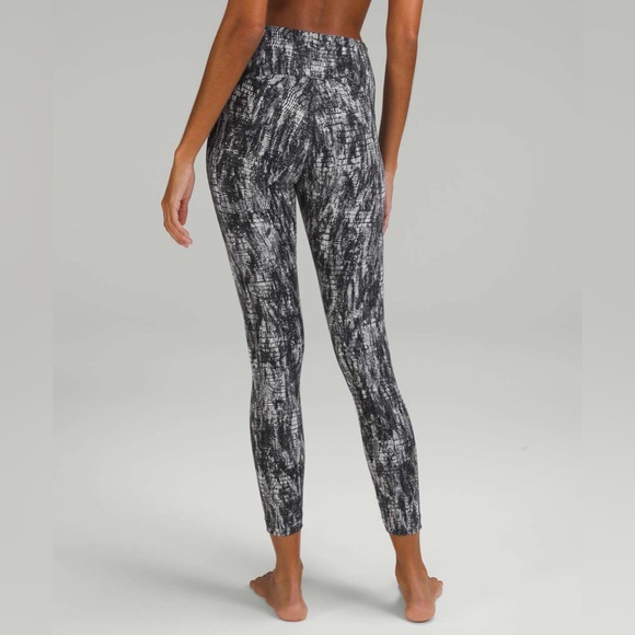 Lululemon InStill High-Rise Tight 25" - Picture 2 of 10